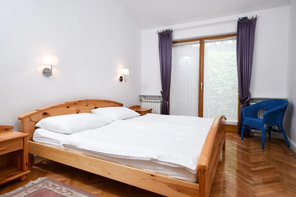 Apartmani Alice Njivice